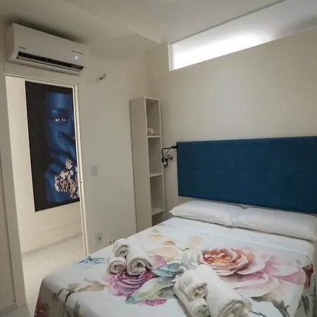 Dimora Santi E Marinai * בארי